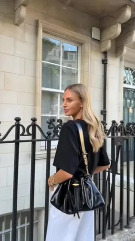Laura Wills Instagram post thumbnail