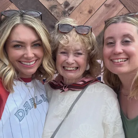 thegeorgiaedit Instagram post about Family support