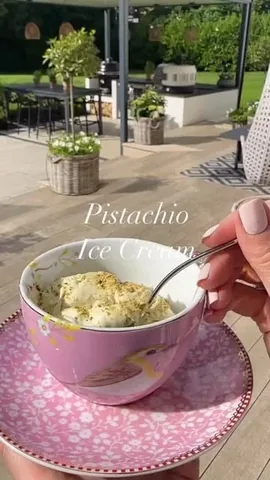 thehousebuild Instagram post about Pistachio ice cream recipe