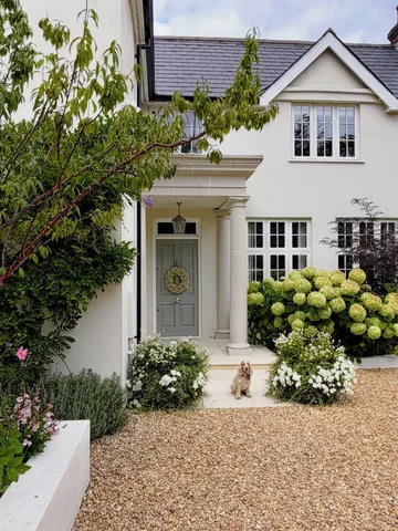 thehousebuild Instagram post about Door décor