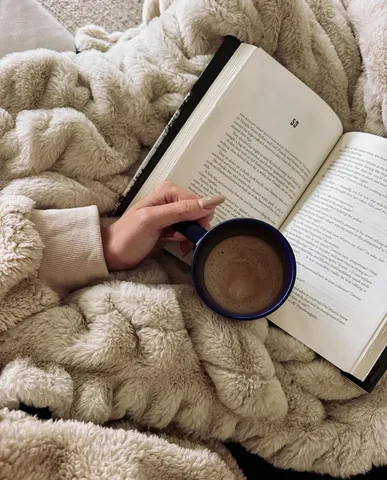 thekindreader Instagram post about Reading and thriller books