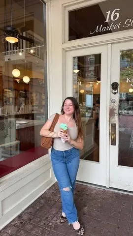 thelifeofroys Instagram post about Fall seasonal lifestyle