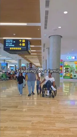 thelizzyo Instagram post about Family travel