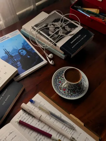 thelostlibrary Instagram post about Solitude and reflection