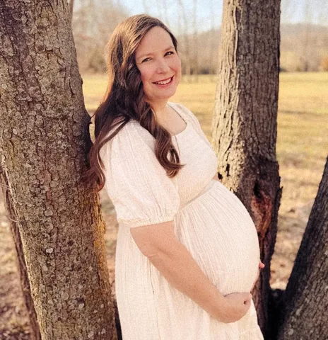 themodestmom Instagram post about Motherhood and pregnancy