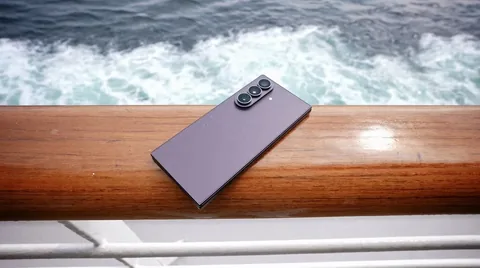 themrmobile Instagram post about Samsung Galaxy Fold8 Ultra camera