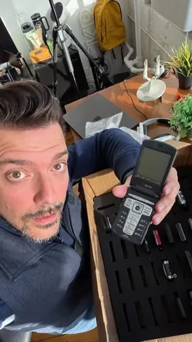 themrmobile Instagram post about Retro phone unboxing