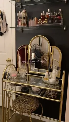 thenikkirodri Instagram post about Room makeover