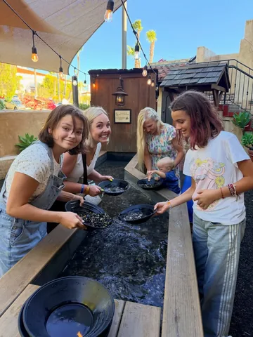 theohanaadventure Instagram post about San Diego family travel