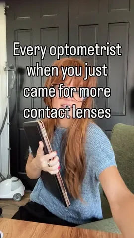 theramblingredhead Instagram post about Contact lens prescription