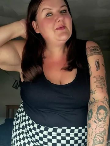 theseasonalcurves Instagram post about Body confidence