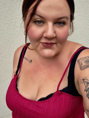 theseasonalcurves Instagram post about Self confidence