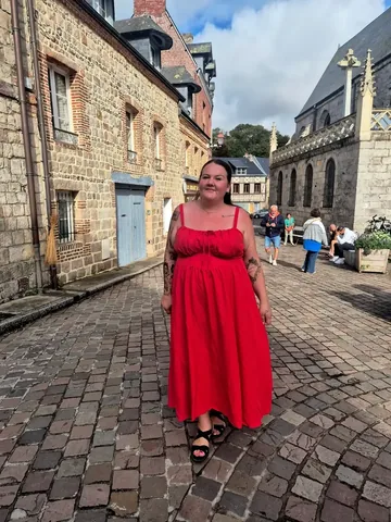 theseasonalcurves Instagram post about Travel in Veules les Roses
