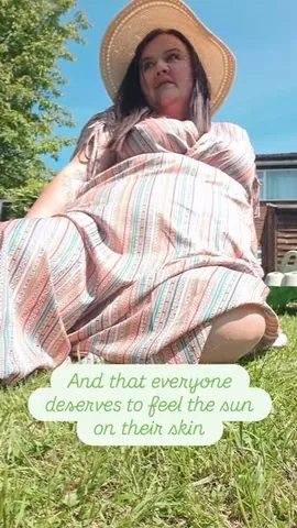 theseasonalcurves Instagram post about Plus size confidence