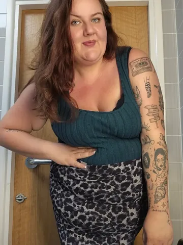 theseasonalcurves Instagram post about Fat positivity