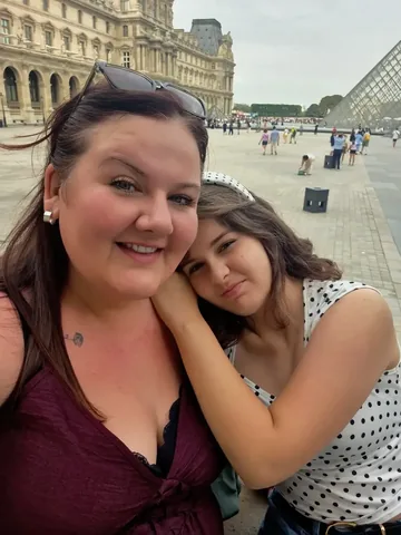 theseasonalcurves Instagram post about Friendship and confidence