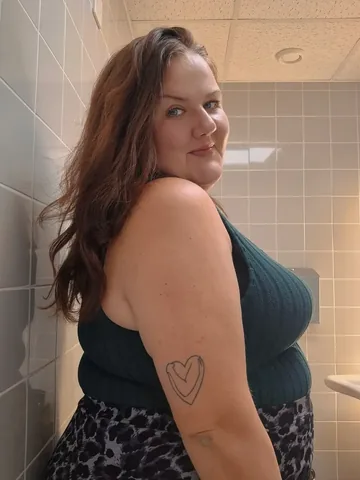 theseasonalcurves Instagram post about Fat positivity