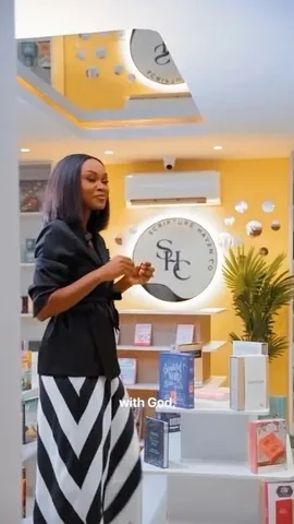 theseunbabara Instagram post about Christian bookstore