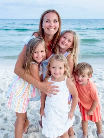 thesouthernmaple Instagram post about Family beach trip