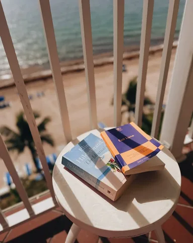 the_spines Instagram post about Vacation reading reviews