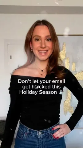 thestemdiaries Instagram post about Holiday cybersecurity