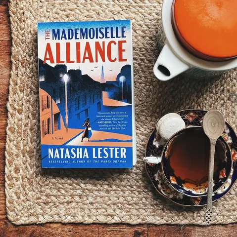 thesunnylibrarian Instagram post about Cozy reading setup