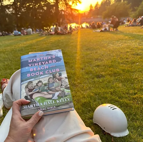 thesunnylibrarian Instagram post about Summer reading