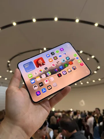 thetechchap Instagram post about IPhone Duo
