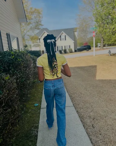 thezahrao Instagram post about Spring fashion