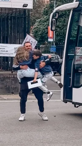thismamalife Instagram post about Military family homecoming
