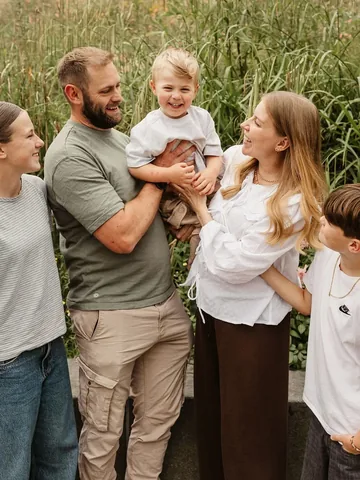 thismamalife Instagram post about Family remembrance photography