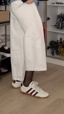 threadability Instagram post about Sheer socks fashion