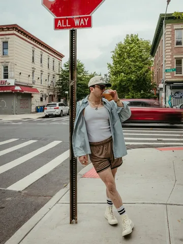 threadability Instagram post about Men's sheer tights