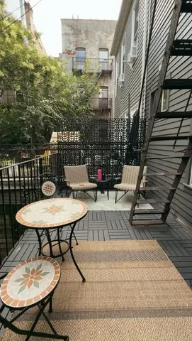 threadability Instagram post about Patio makeover