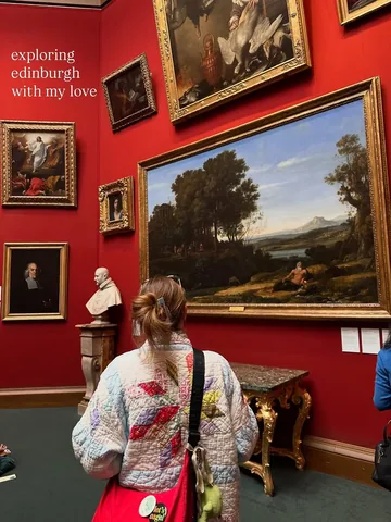 thrift_bee Instagram post about Edinburgh culture and travel