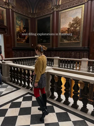 thrift_bee Instagram post about Hamburg travel