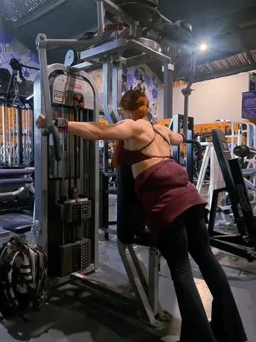 tildaselbyfit Instagram post about Rear delt training