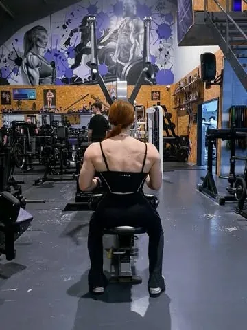 tildaselbyfit Instagram post about Back workout