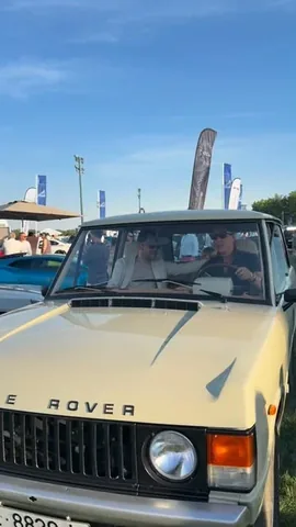 tomaslasoargos Instagram post about Range Rover clásico