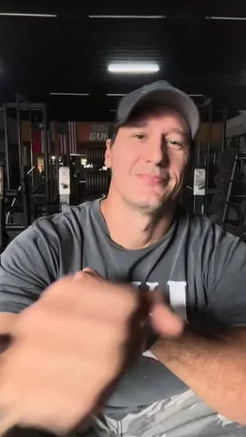 tonibodybuilder Instagram post about Experiência na academia