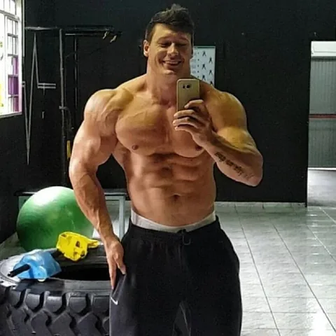 tonibodybuilder Instagram post about Fisiculturismo