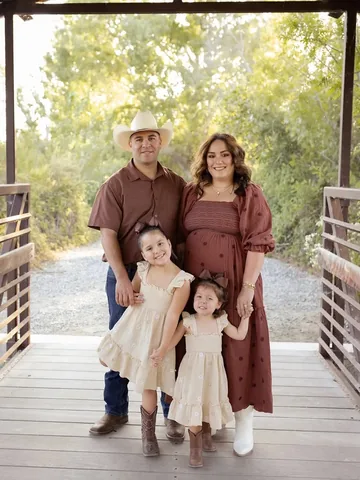 tori__bissett Instagram post about Maternity photography