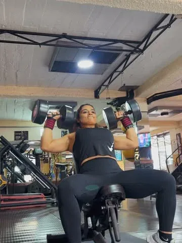 trainhard_suviti Instagram post about Shoulder workout