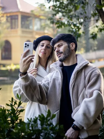 travelcatchers_ Instagram post about Aniversário de relacionamento
