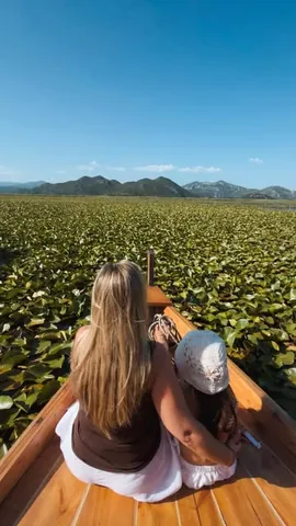 travelcatchers_ Instagram post about Lago Skadar no Montenegro