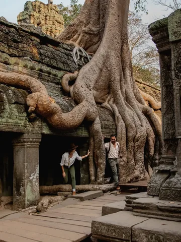travelmonster.nl Instagram post about Ta Prohm temple
