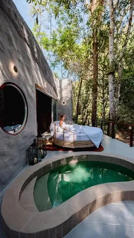 travelmonster.nl Instagram post about Unique hotel experience in Thailand