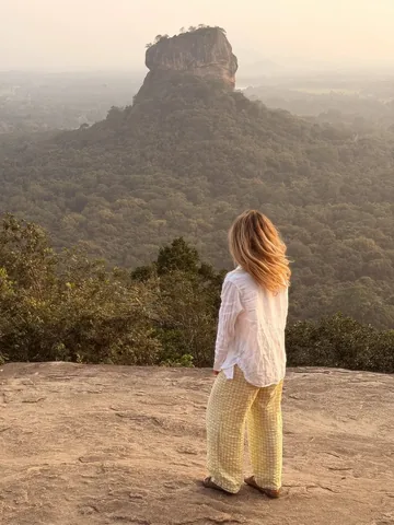 travelustbyus Instagram post about Gratitude and lifestyle diary