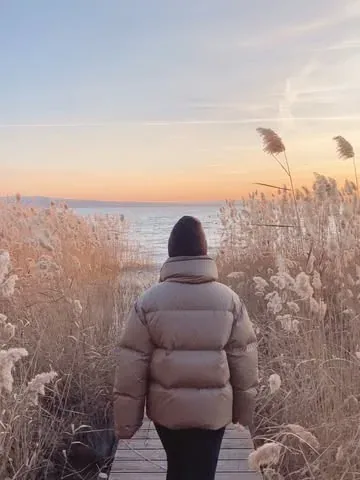 travelustbyus Instagram post about January photo highlights