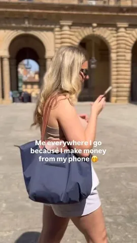 travelwithjoeandphe Instagram post about Remote work satisfaction